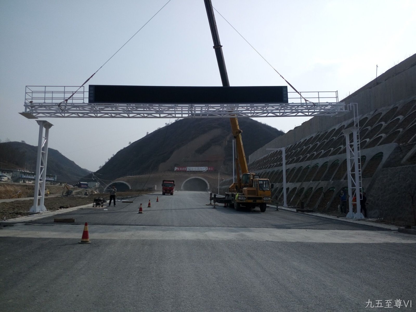 门架式可变信息情报板案例|陕西省延安市门架式可变信息情报板项目---九五至尊VI