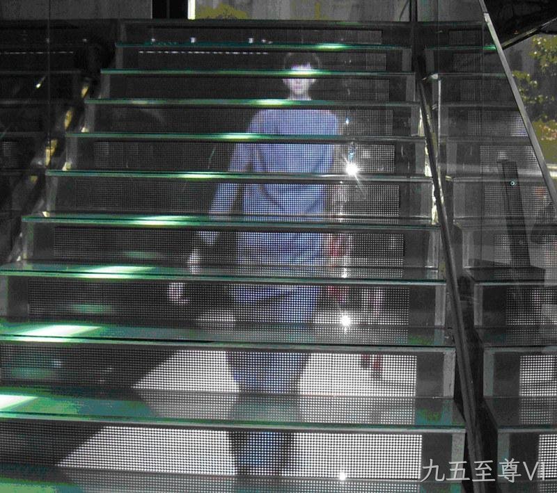 金昌led显示屏电梯应用